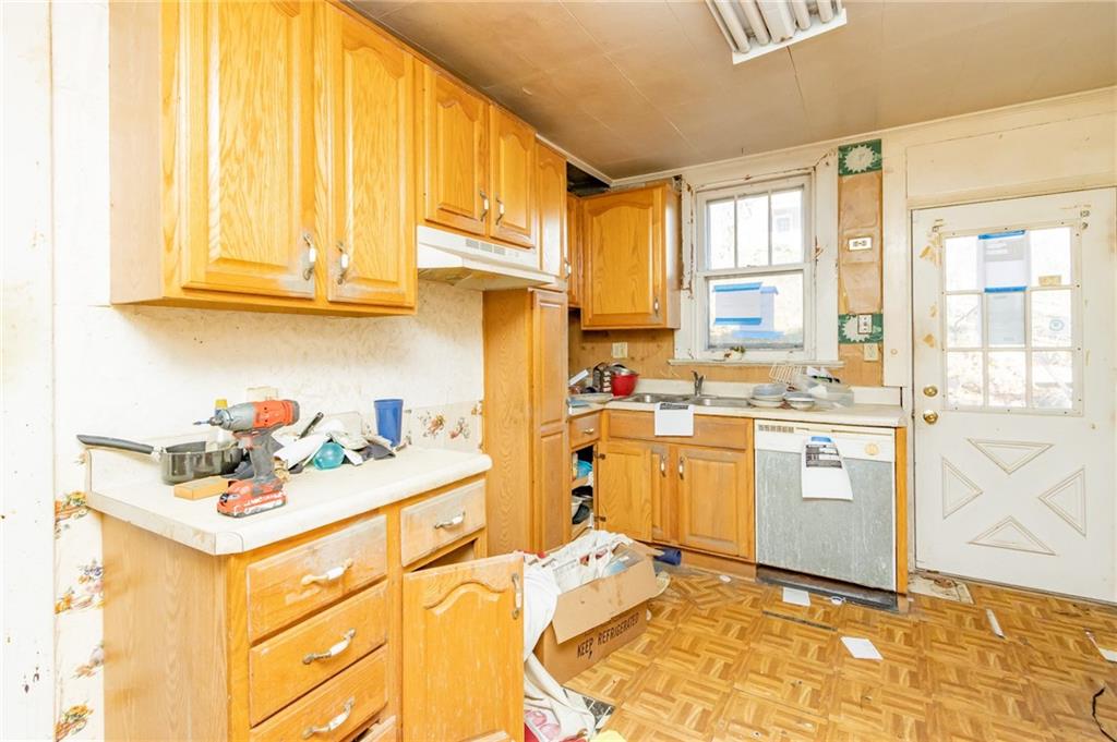 243 Mt Pleasant Road Pittsburgh, PA 15214 - Photo 4 of 15 Gallery Image 4