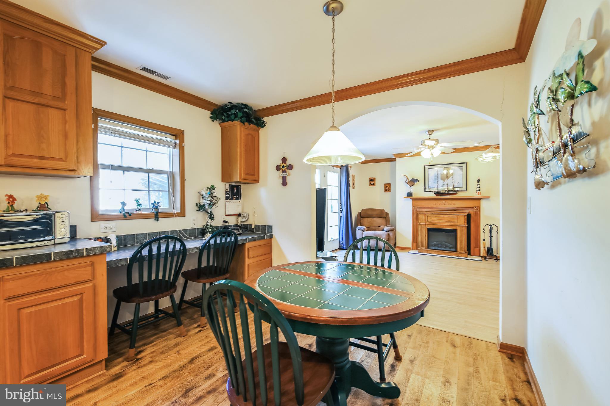 26285 Byrd Road Crisfield, MD 21817 - Photo 19 of 43 Breakfast area