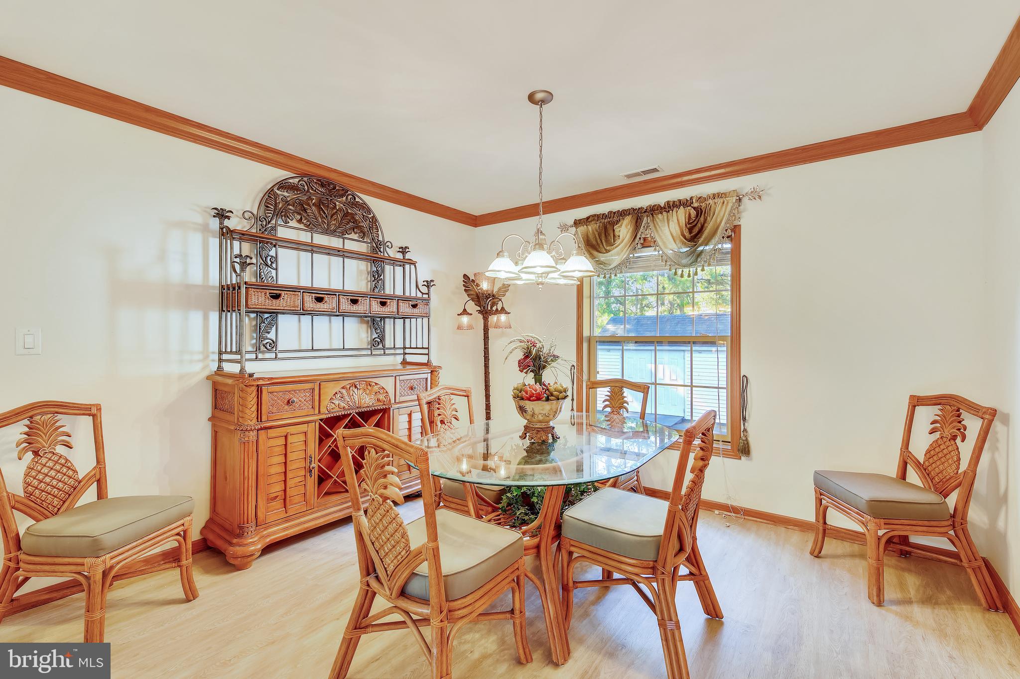26285 Byrd Road Crisfield, MD 21817 - Photo 24 of 43 Dining Room