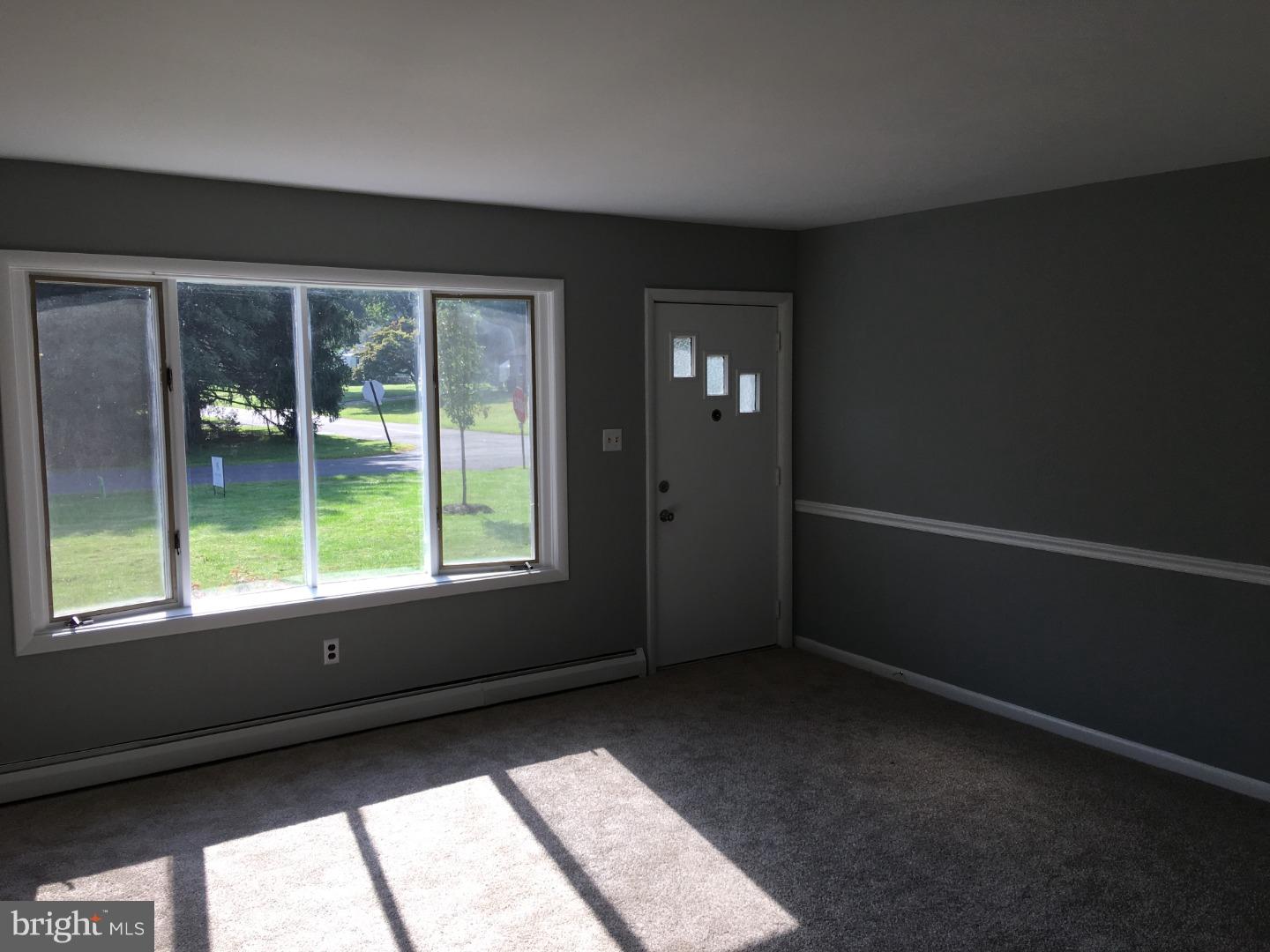1140 Orchid Road Warminster, PA 18974 - Photo 8 of 21 Living Room