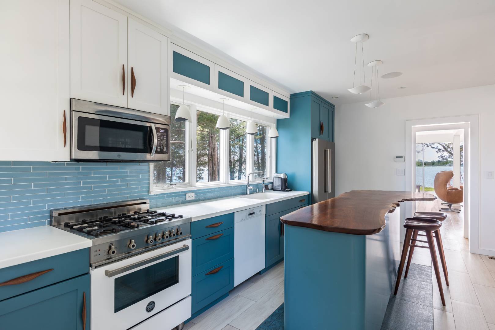 102 Towd Point Road Southampton, NY 11968 - Photo 11 of 38 Gallery Image 11