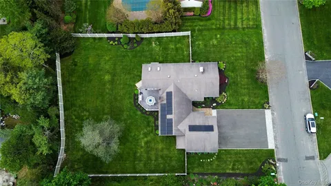 $815,000 | 12 Buccaneer Lane, East Setauket, NY 11733