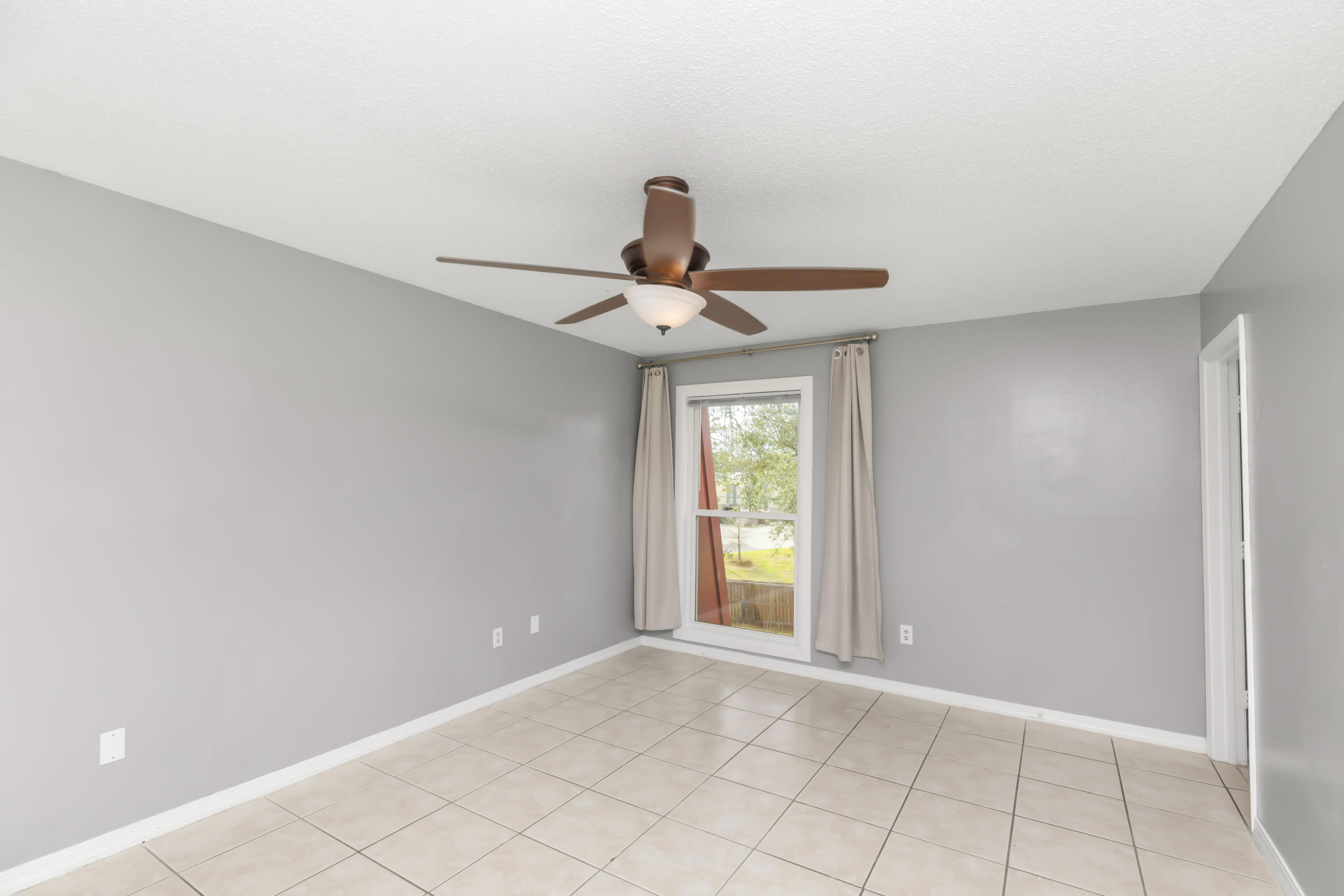 210 Pelham Road, Unit 219A Fort Walton Beach, FL 32547 - Photo 23 of 34 a view of entryway with window