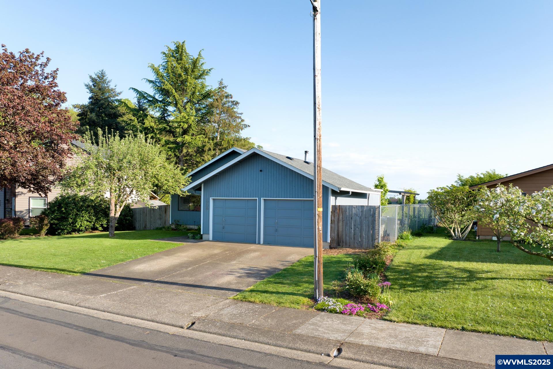 1706 Belmont Loop Southwest Albany, OR 97321 - Photo 4 of 45 Gallery Image 4