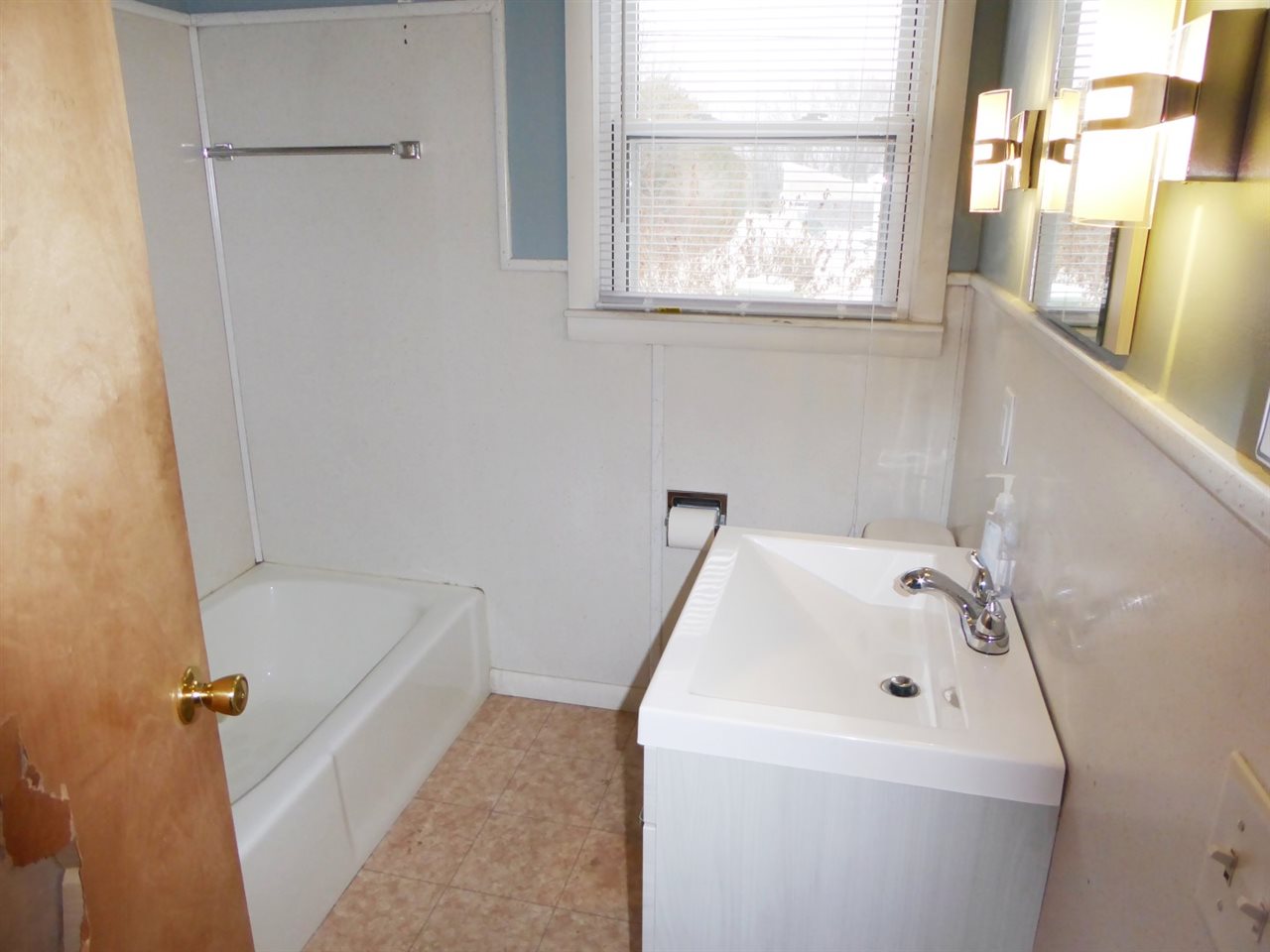 276 Porters Point Road Colchester, VT 05446 - Photo 15 of 19 Gallery Image 15