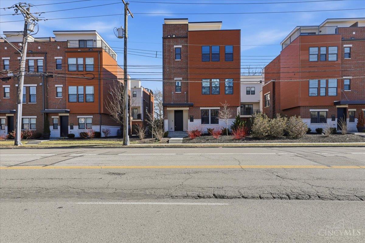 3912 Edwards Road Cincinnati, OH 45209 - Photo 4 of 70