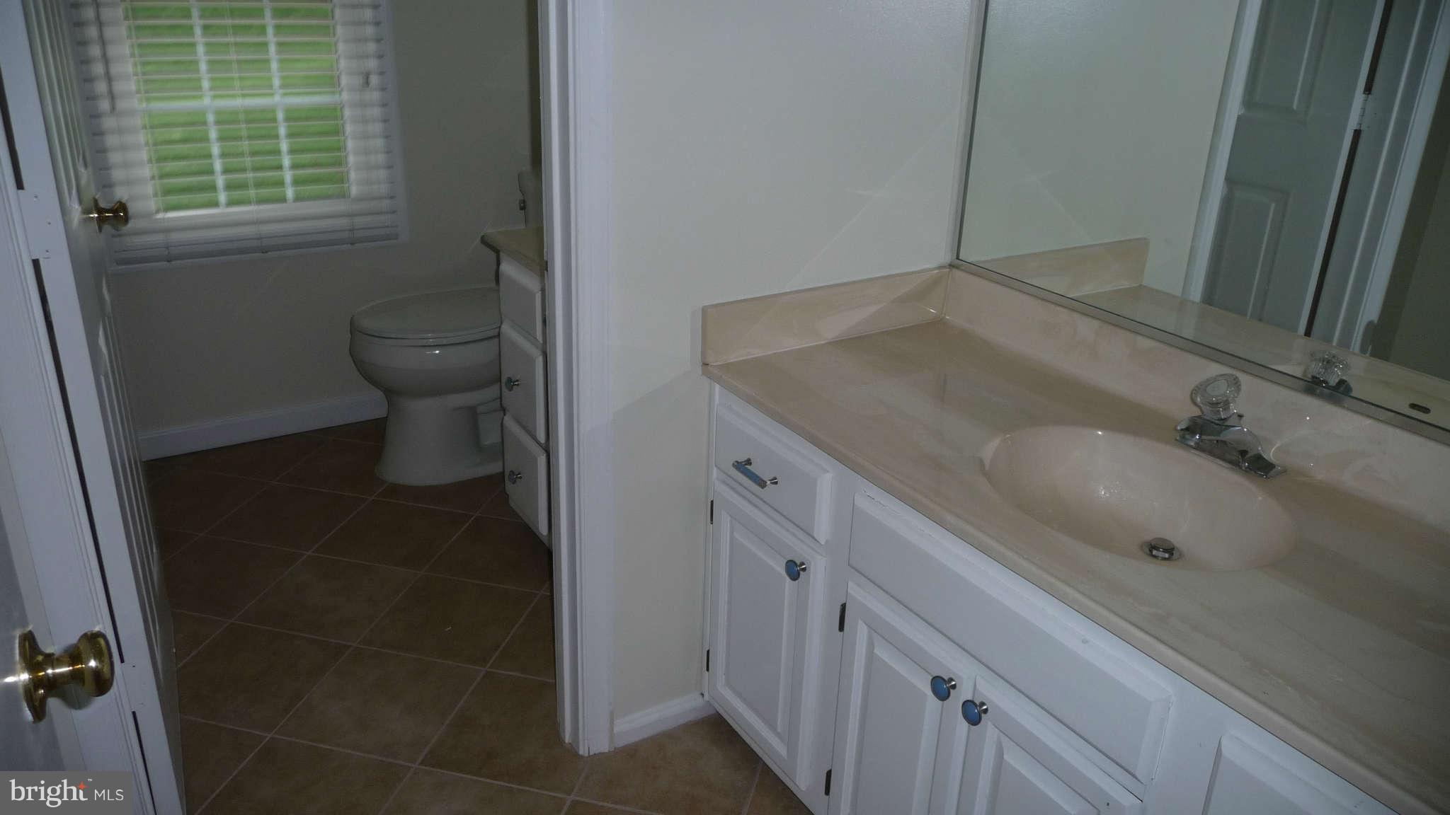 14703 Argyle Club Road Silver Spring, MD 20906 - Photo 22 of 29 2nd Floor Bath