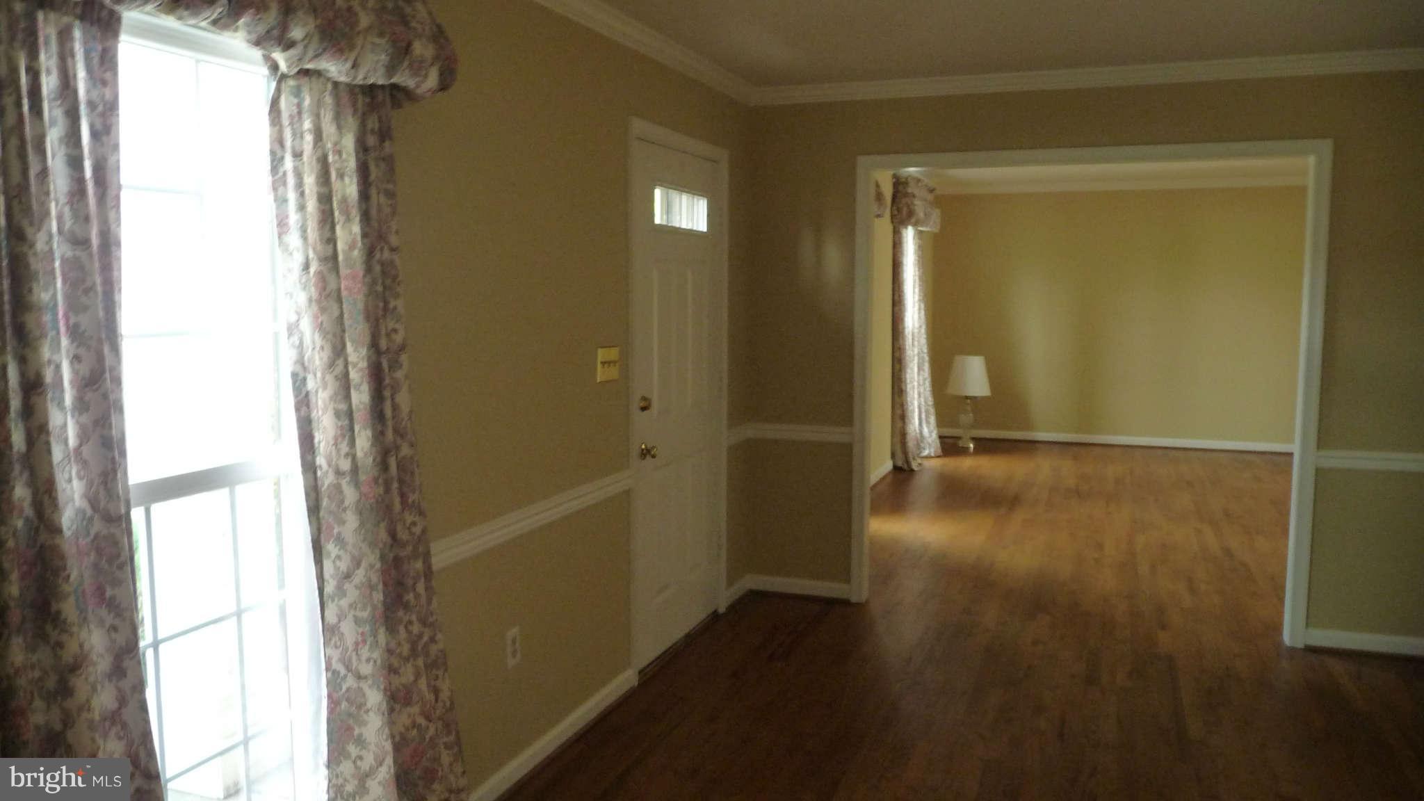 14703 Argyle Club Road Silver Spring, MD 20906 - Photo 10 of 29 Foyer