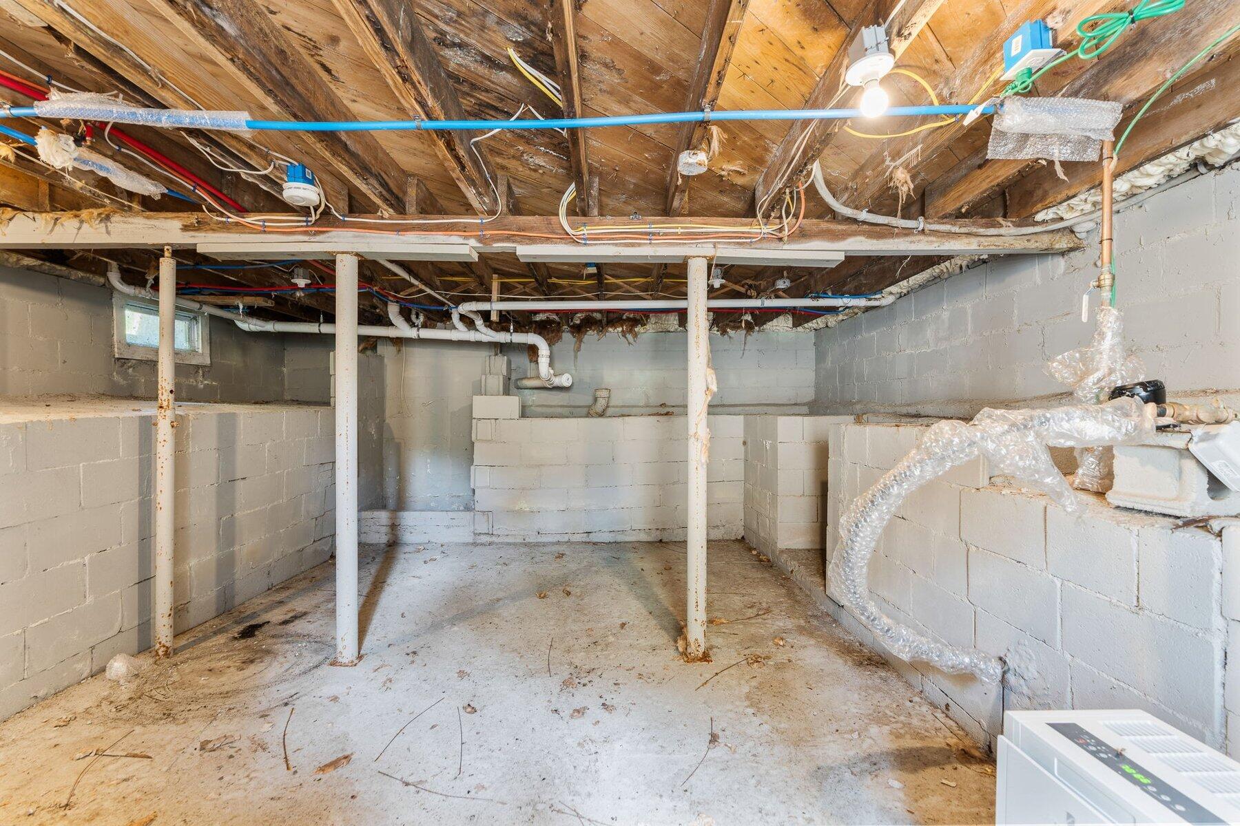 153 Dunns Pond Road Hyannis, MA 02601 - Photo 32 of 38 12-custom-153 Dunn's Pond Rd Hi Res-13