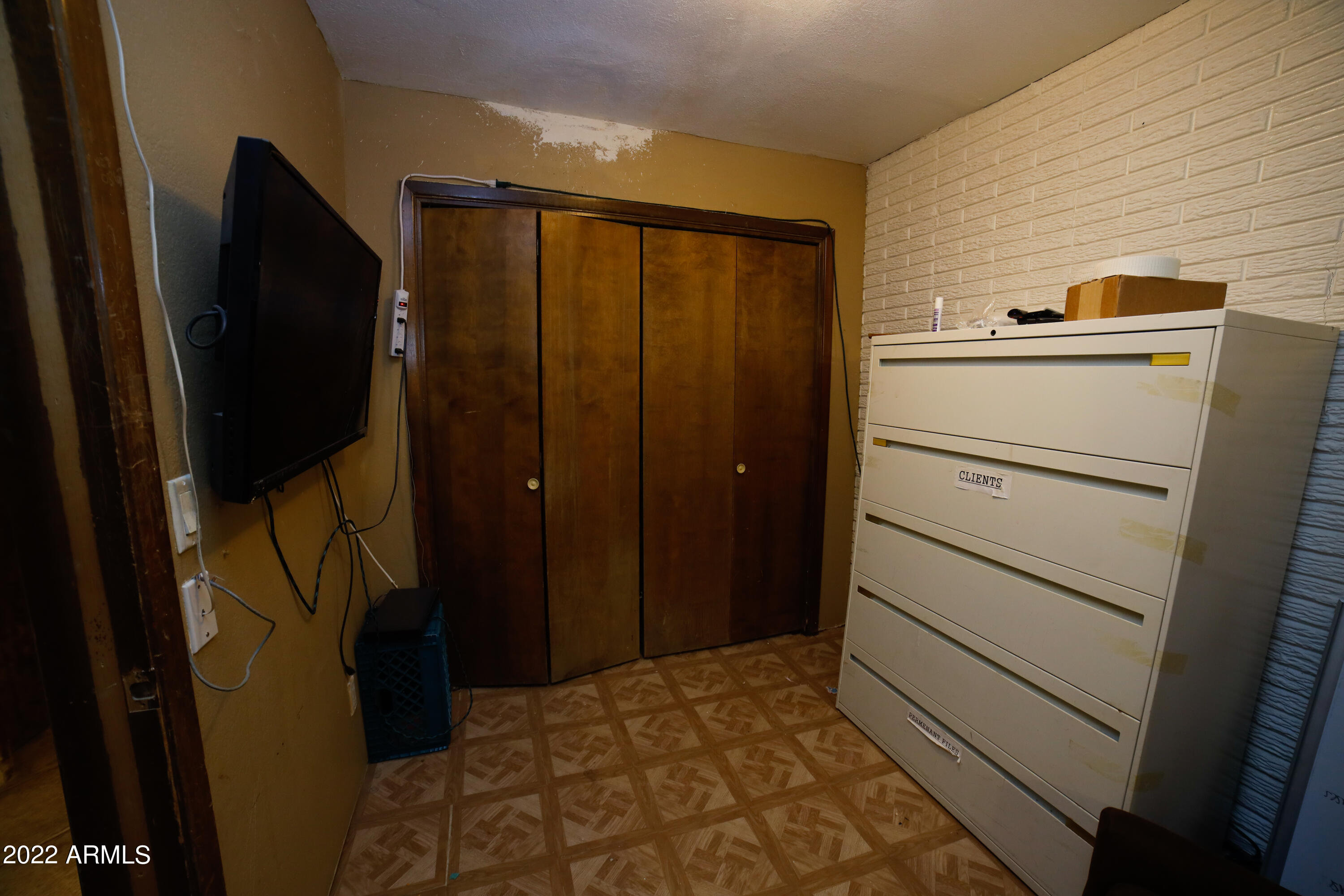 640 North Greenfield Road Gilbert, AZ 85234 - Photo 29 of 45 Downstairs bedroom 2