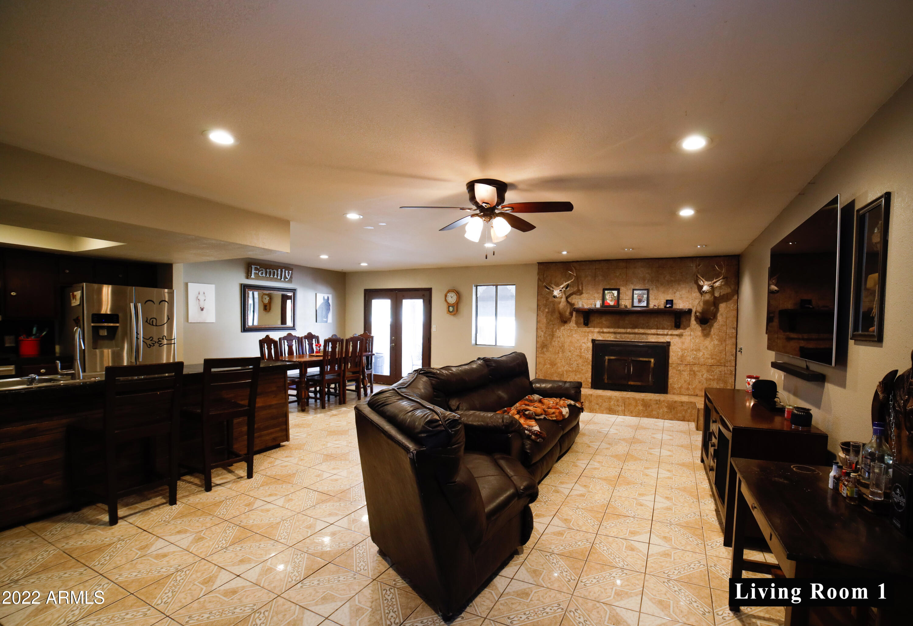 640 North Greenfield Road Gilbert, AZ 85234 - Photo 8 of 45 Family room
