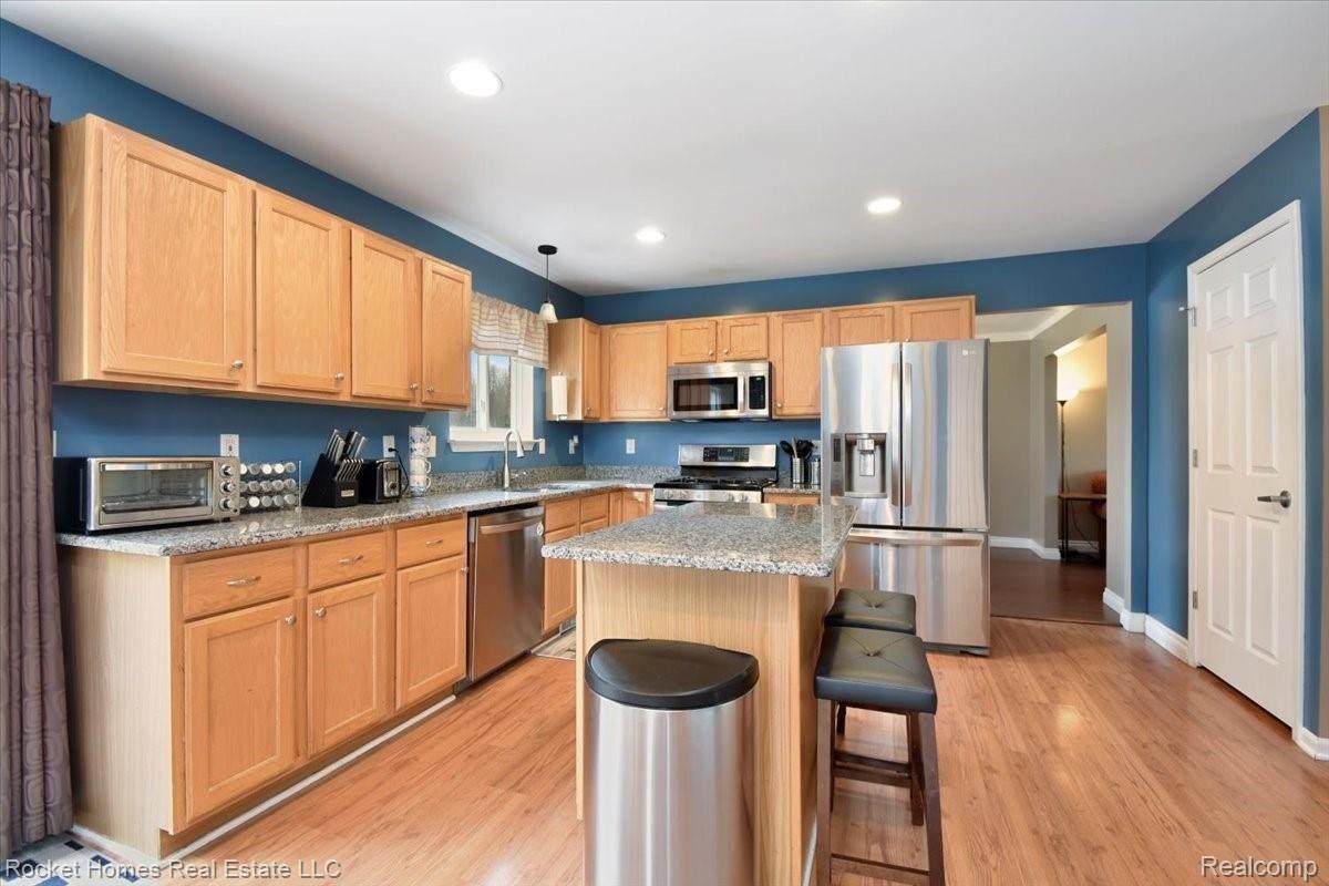 42691 Proctor Road Canton, MI 48188 - Photo 12 of 47 12-Kitchen.jpg