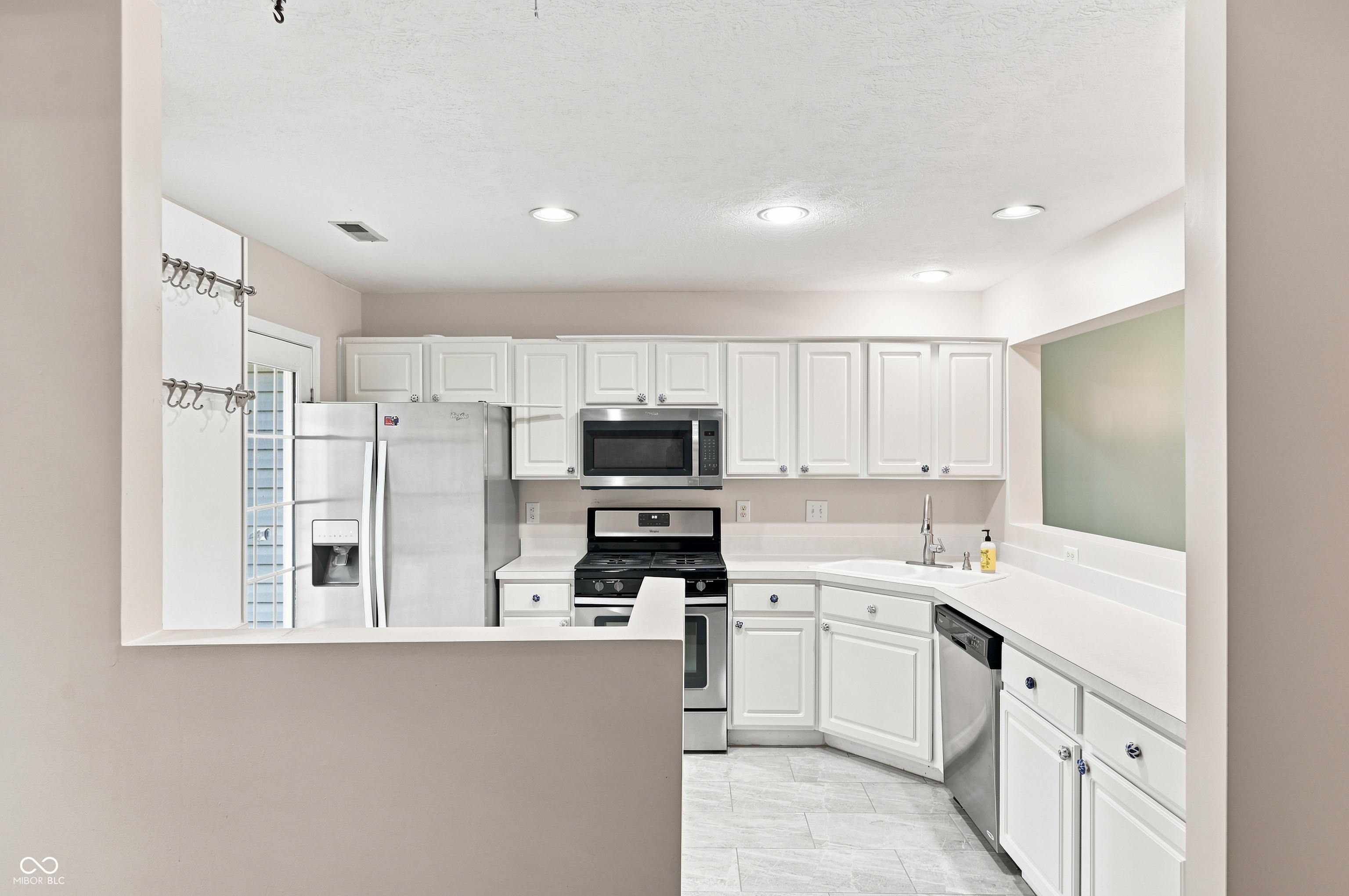 12673 Ladson Street Fishers, IN 46038 - Photo 11 of 43