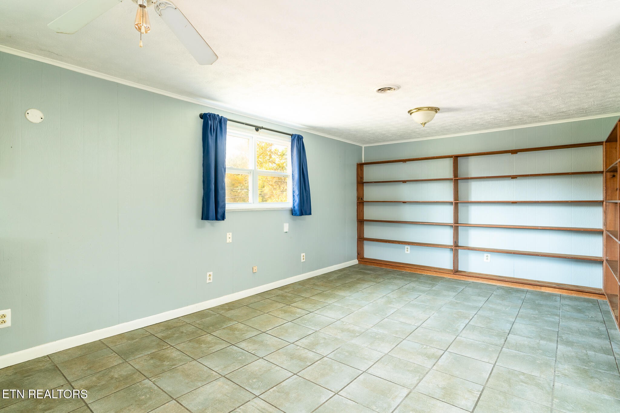 4516 Plummer Road Northeast Knoxville, TN 37918 - Photo 9 of 25 Gallery Image 9