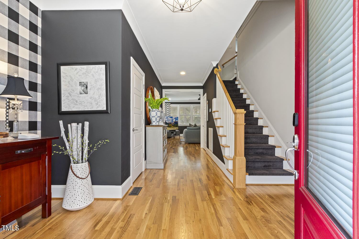 504 Heather Drive Raleigh, NC 27606 - Photo 6 of 48 007