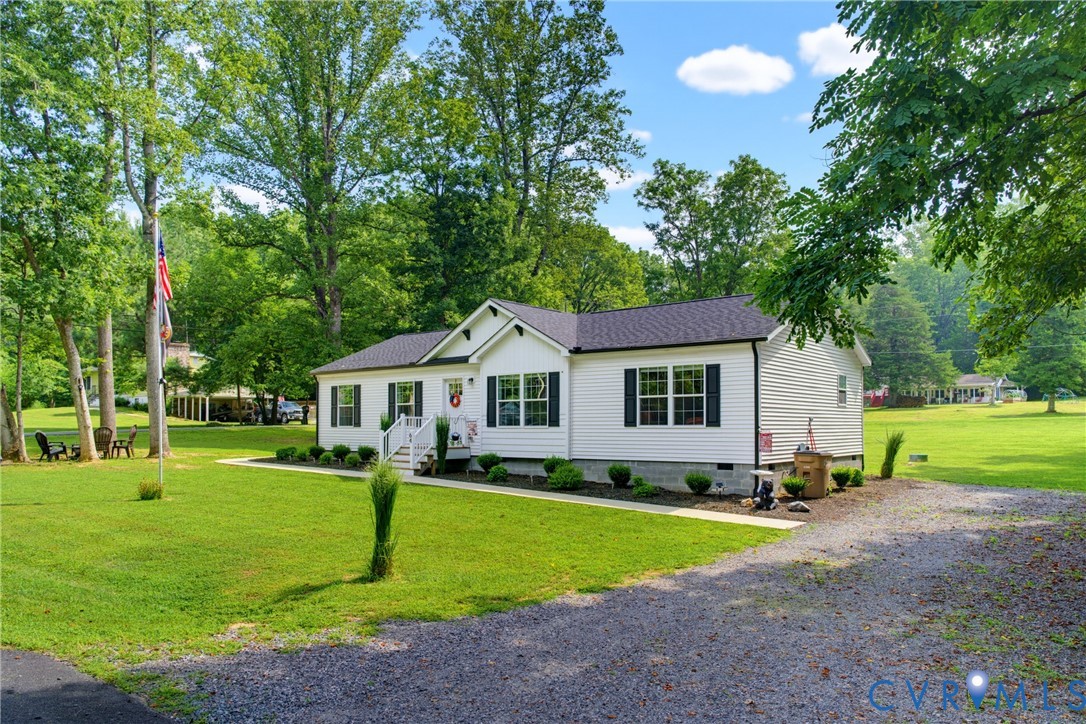 64 Pine Road Louisa, VA 23093 - Photo 5 of 53 Single-story residence featuring white siding, dar