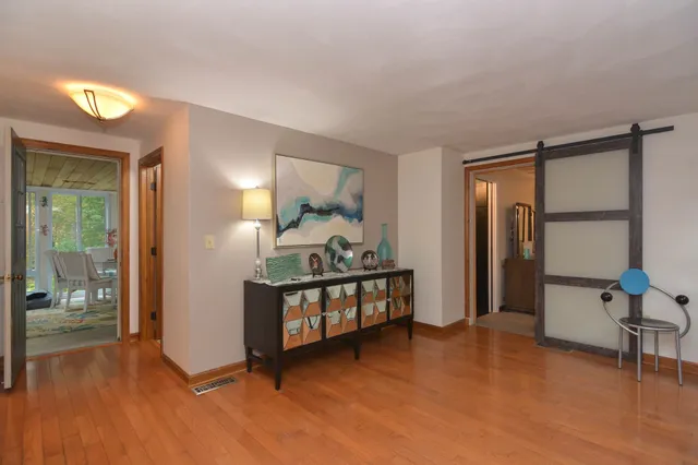 $750,000 | 301 North Amherst Road, Bedford, NH 03110