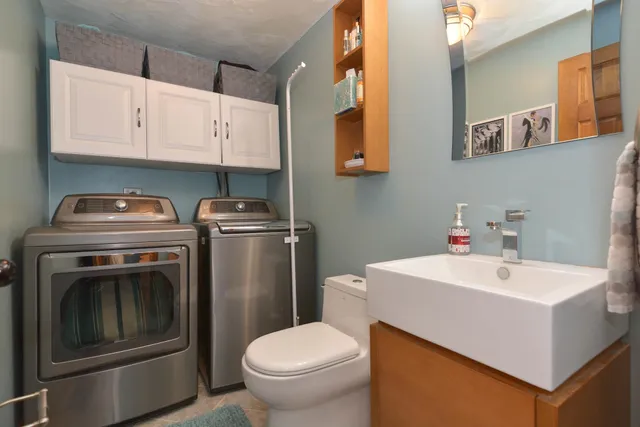 $750,000 | 301 North Amherst Road, Bedford, NH 03110