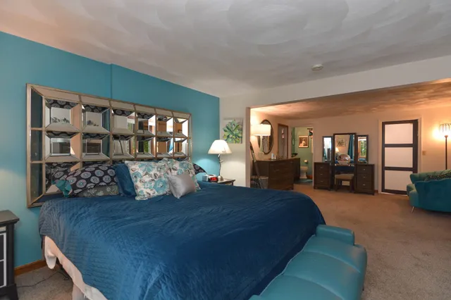 $750,000 | 301 North Amherst Road, Bedford, NH 03110