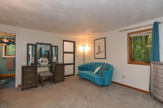 $750,000 | 301 North Amherst Road, Bedford, NH 03110