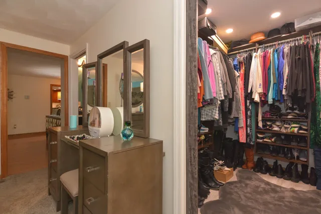 $750,000 | 301 North Amherst Road, Bedford, NH 03110