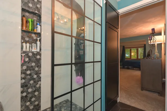 $750,000 | 301 North Amherst Road, Bedford, NH 03110