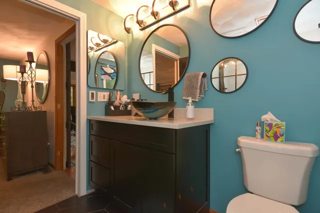 $750,000 | 301 North Amherst Road, Bedford, NH 03110