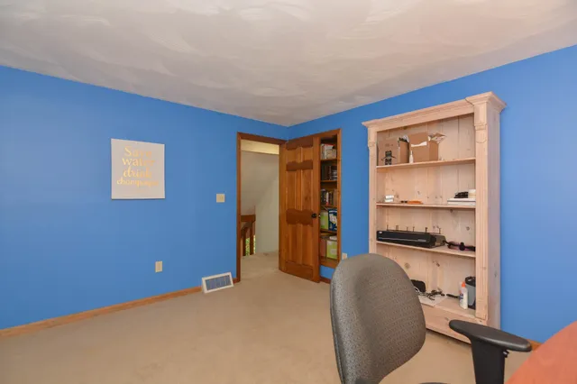 $750,000 | 301 North Amherst Road, Bedford, NH 03110