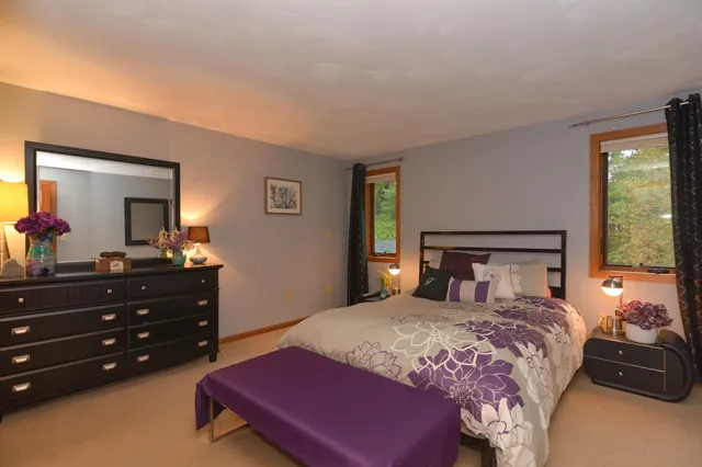 $750,000 | 301 North Amherst Road, Bedford, NH 03110