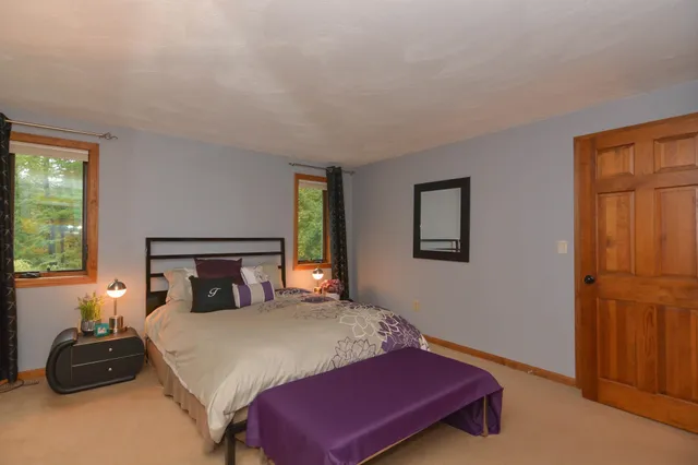 $750,000 | 301 North Amherst Road, Bedford, NH 03110