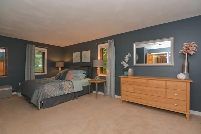 $750,000 | 301 North Amherst Road, Bedford, NH 03110