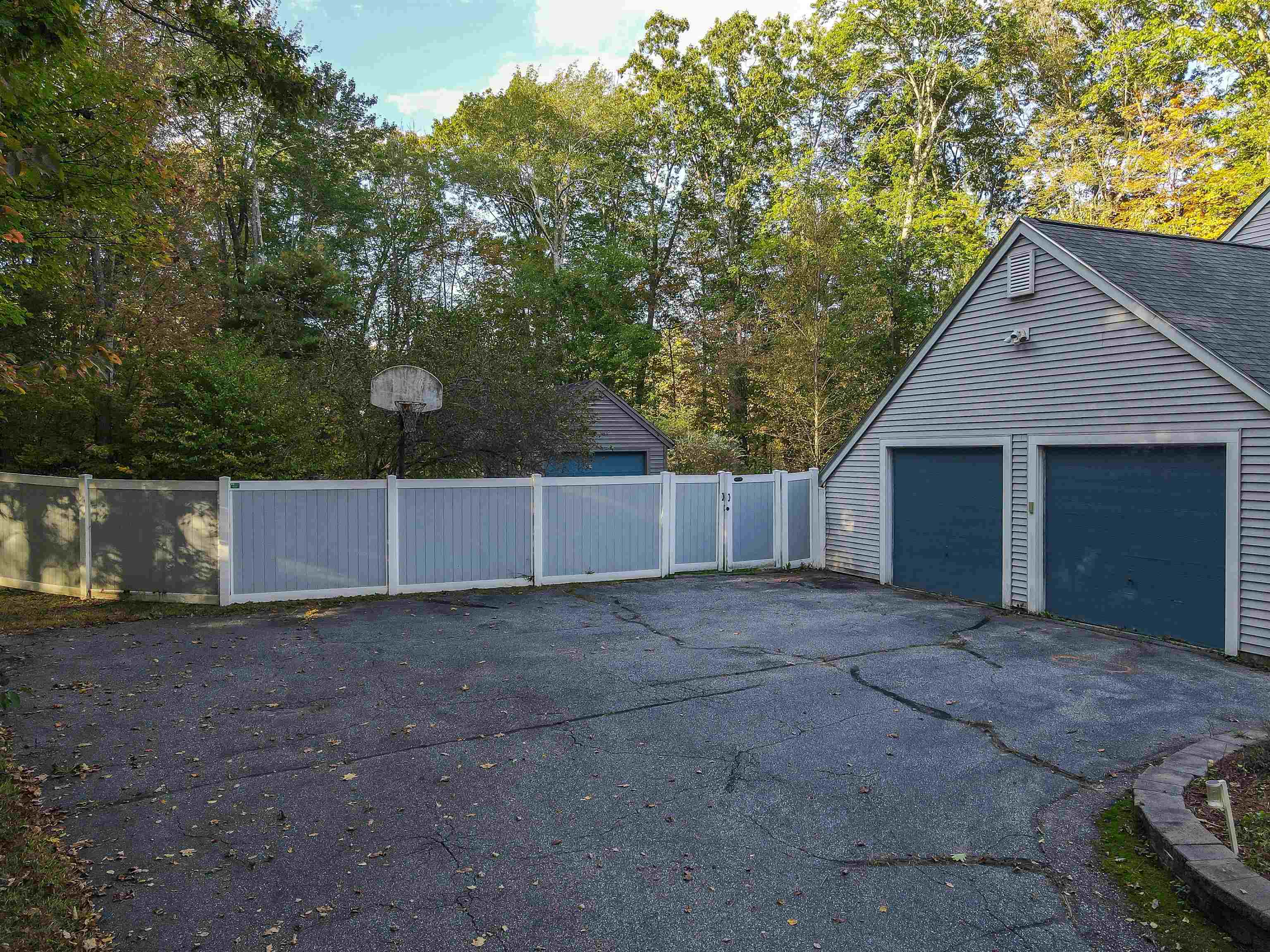 301 North Amherst Road Bedford, NH 03110 - Photo 5 of 60