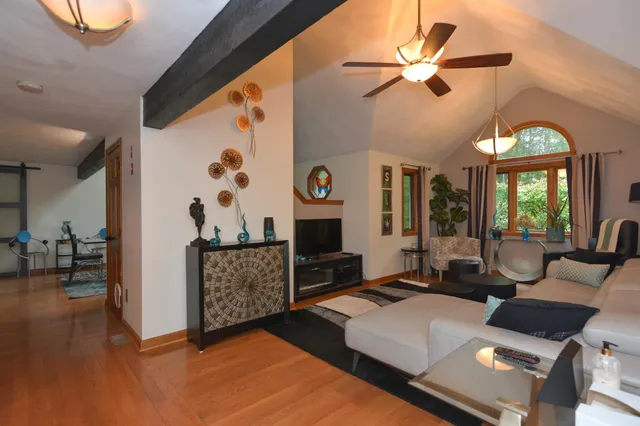 $750,000 | 301 North Amherst Road, Bedford, NH 03110