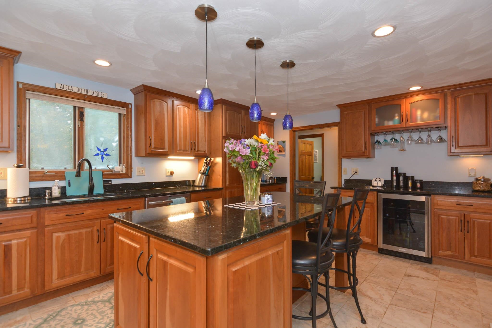 301 North Amherst Road Bedford, NH 03110 - Photo 10 of 60