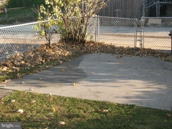 8009 Lansdale Road Baltimore, MD 21224 - Photo 11 of 17 Rear parking pad