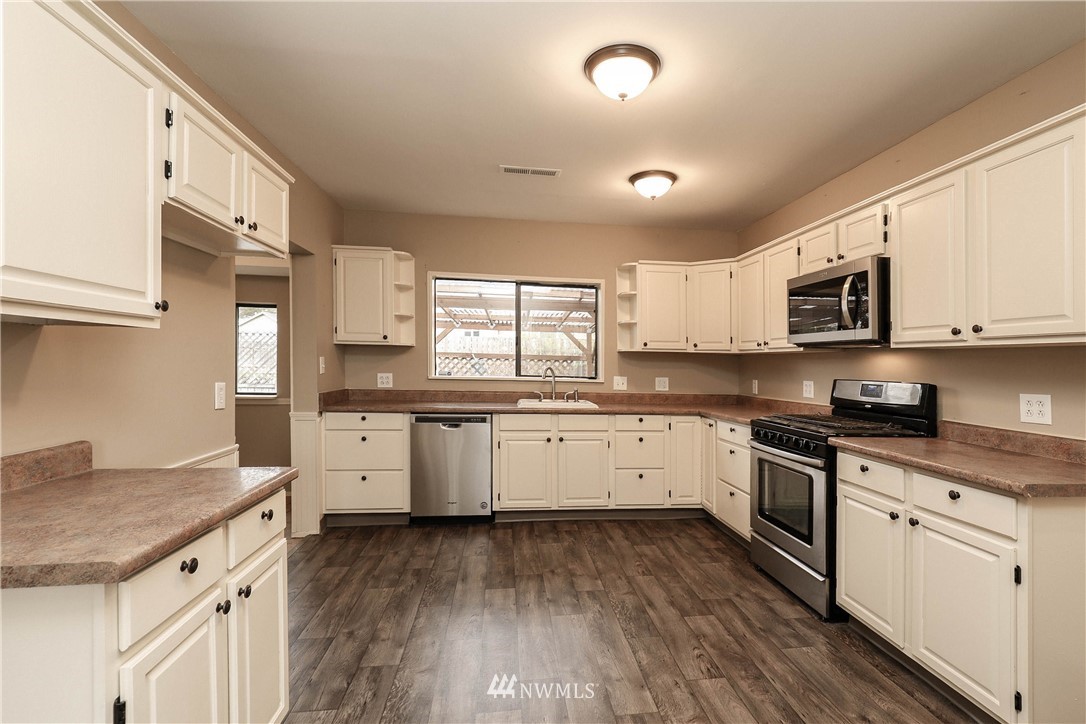 88 Southwest 10th Street Chehalis, WA 98532 - Photo 5 of 20 Gallery Image 5