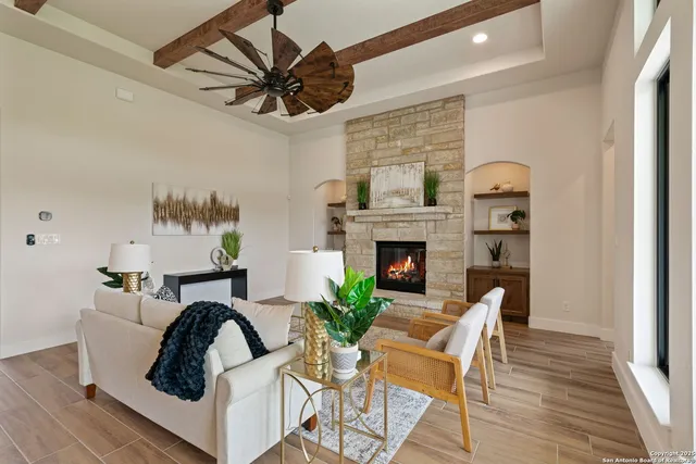 $589,900 | 133 Emil Lane, Castroville, TX 78009