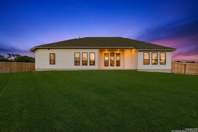 $589,900 | 133 Emil Lane, Castroville, TX 78009