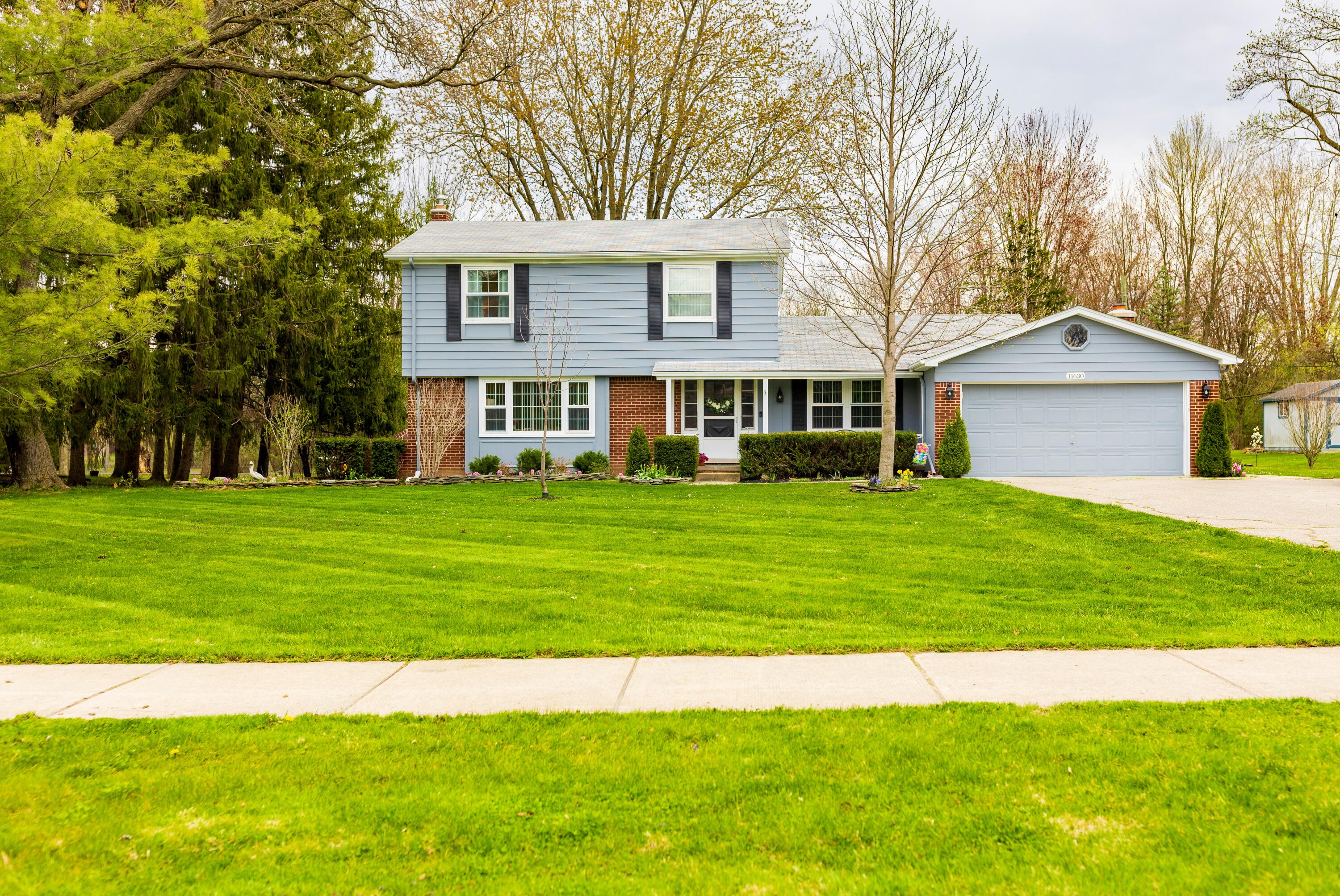 11630 McClumpha Road Plymouth, MI 48170 - Photo 1 of 52 01- Front Ext