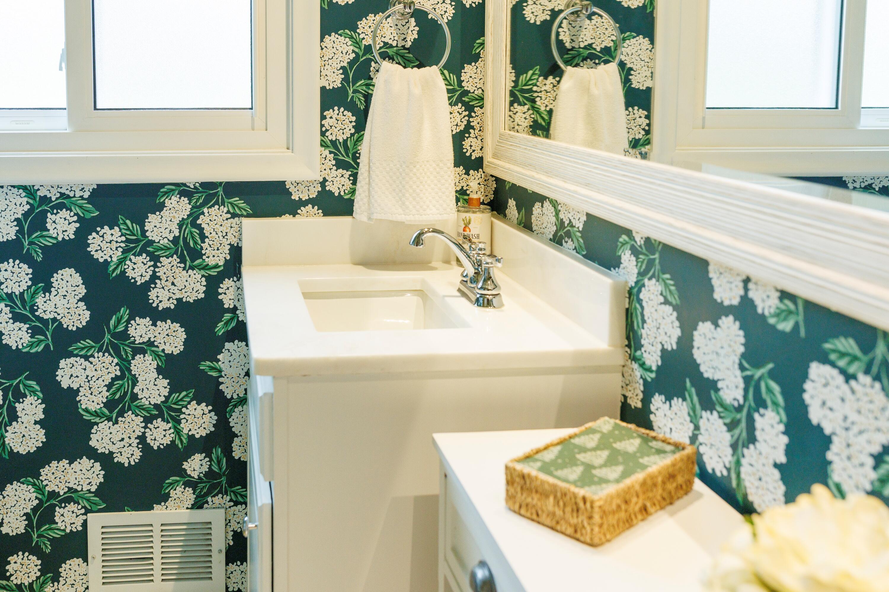 11630 McClumpha Road Plymouth, MI 48170 - Photo 24 of 52 24 - Bthrm Sink