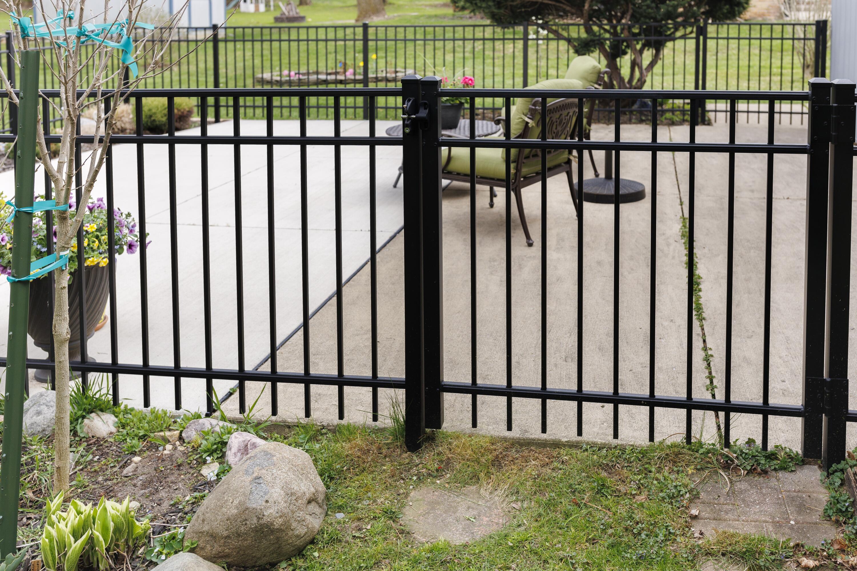 11630 McClumpha Road Plymouth, MI 48170 - Photo 40 of 52 40 - Gorgeous Fencing