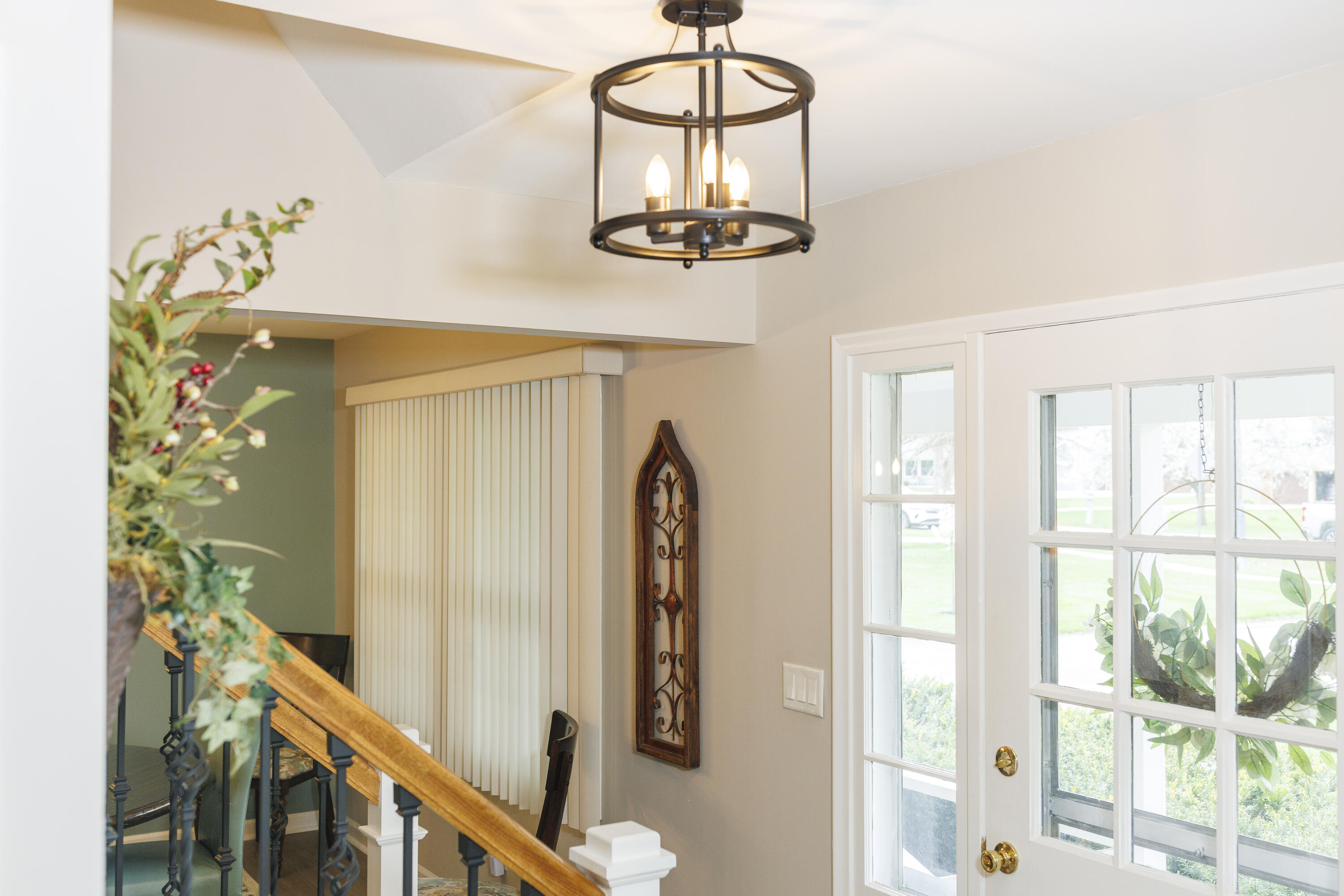 11630 McClumpha Road Plymouth, MI 48170 - Photo 4 of 52 04 - Entrance Foyer
