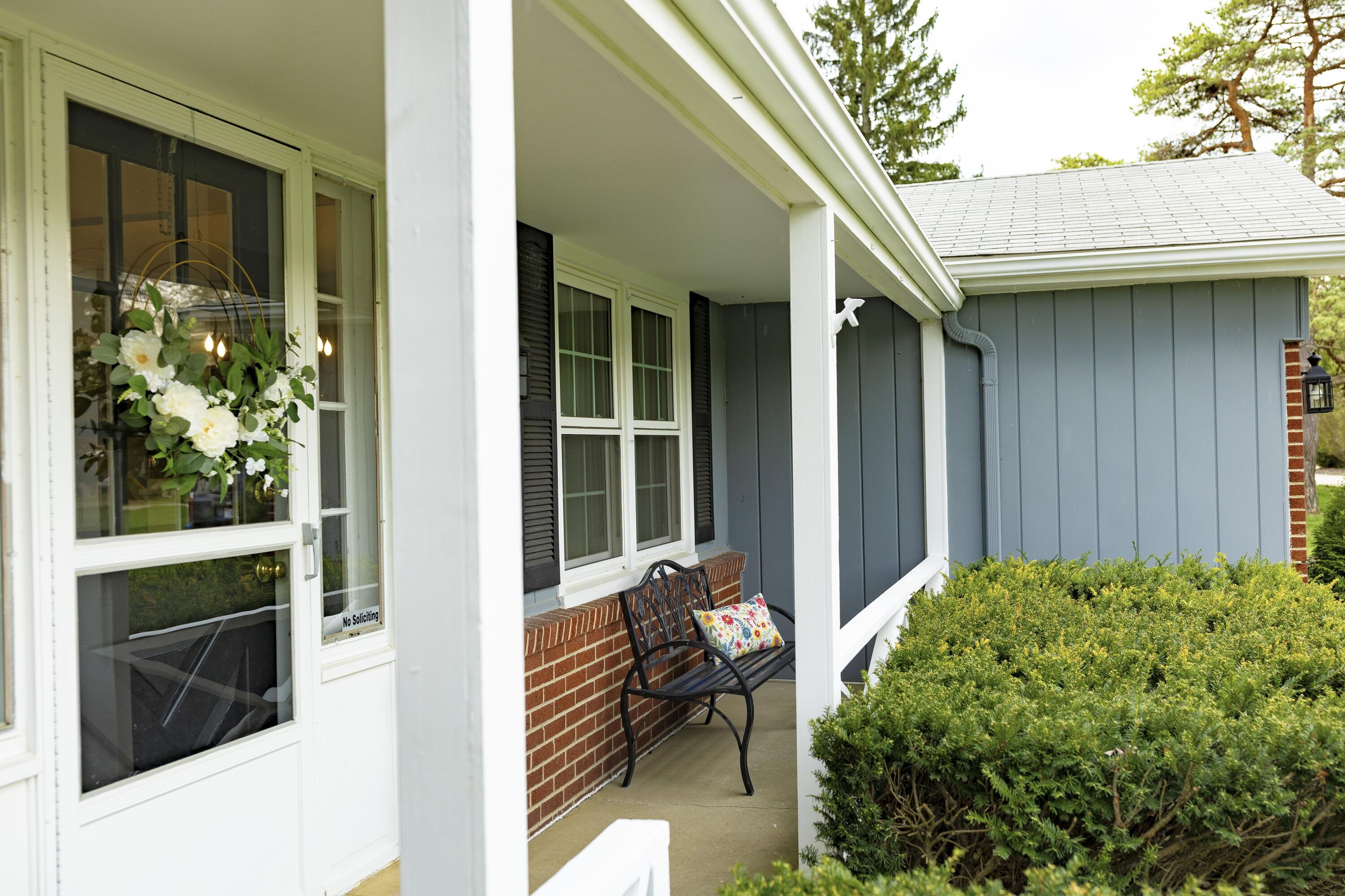11630 McClumpha Road Plymouth, MI 48170 - Photo 42 of 52 42 - Porch