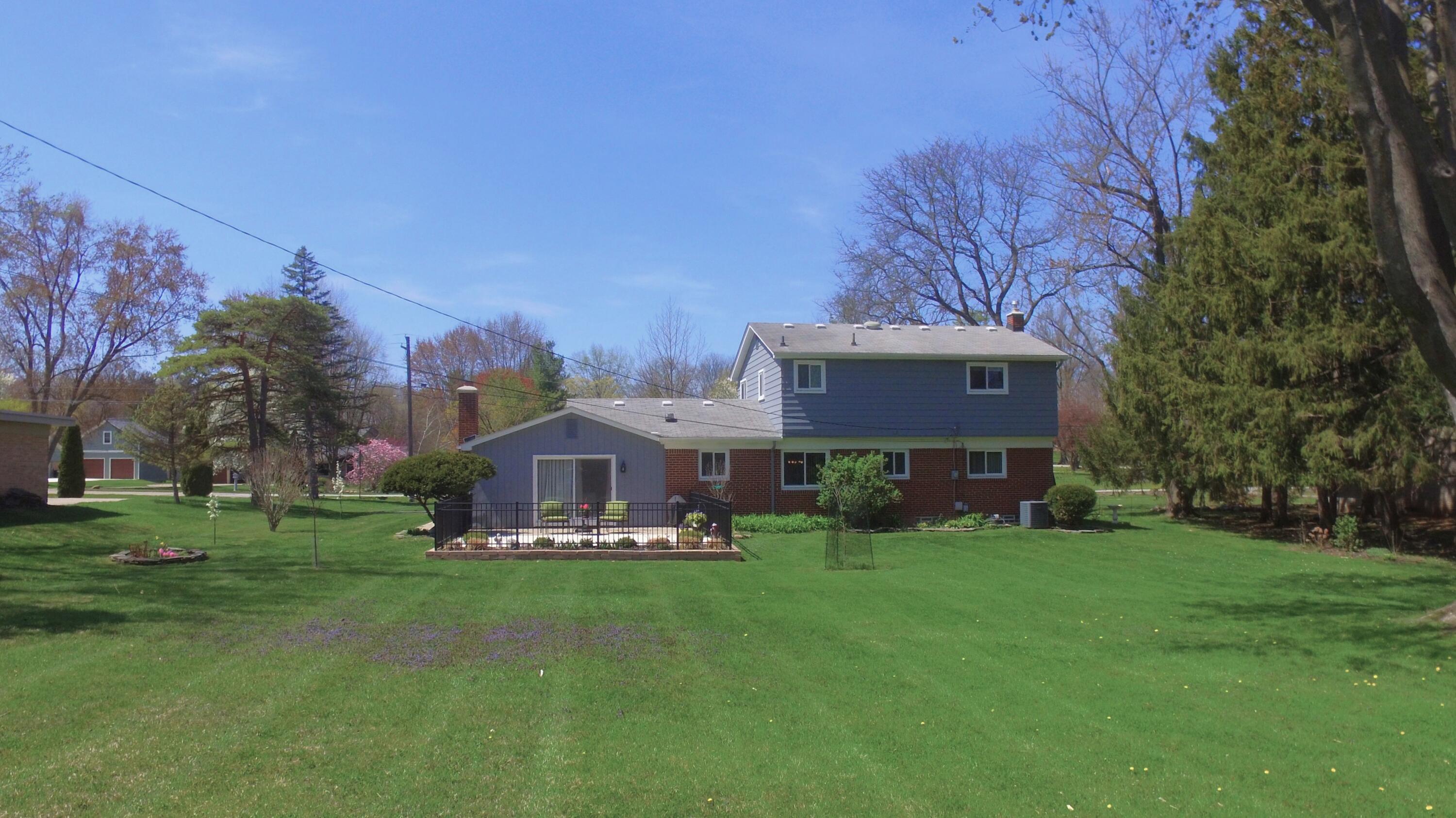 11630 McClumpha Road Plymouth, MI 48170 - Photo 46 of 52 46 - Beautiful Yard