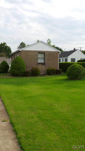 3116 Middletown Road Bethlehem, PA 18020 - Photo 4 of 25