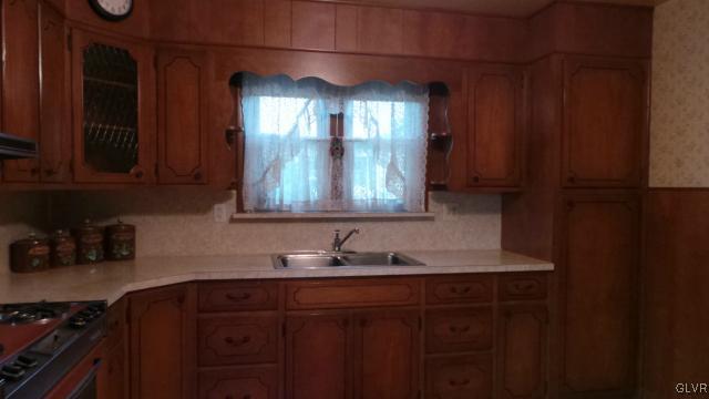 3116 Middletown Road Bethlehem, PA 18020 - Photo 7 of 25