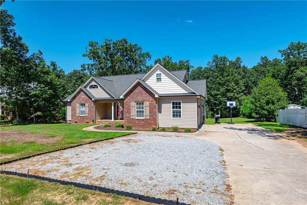 1653 Ivey Church Road Maiden, NC 28650 - Photo 3 of 43 Gallery Image 3