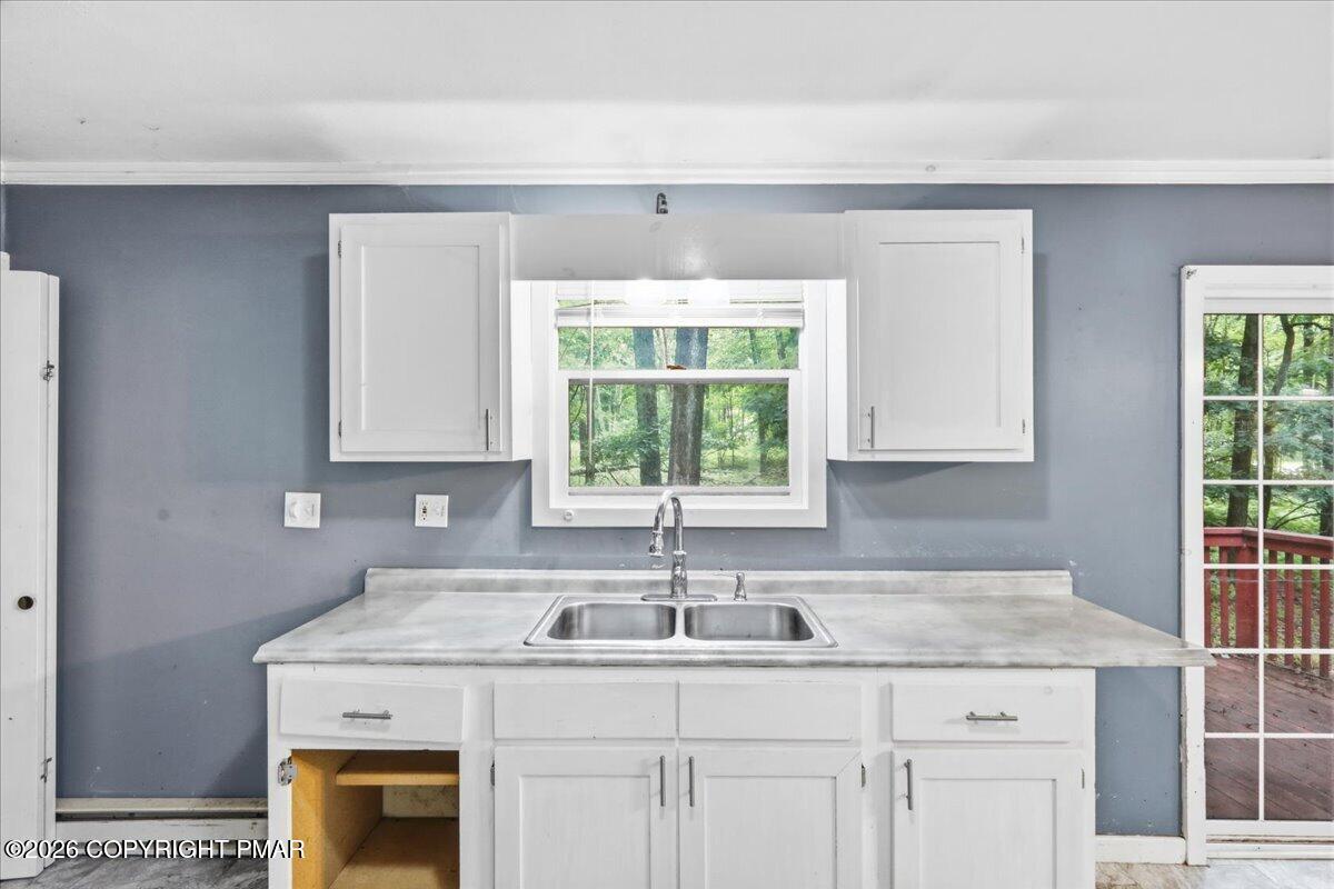 337 Oak Hill Road Hawley, PA 18428 - Photo 10 of 25 Kitchen