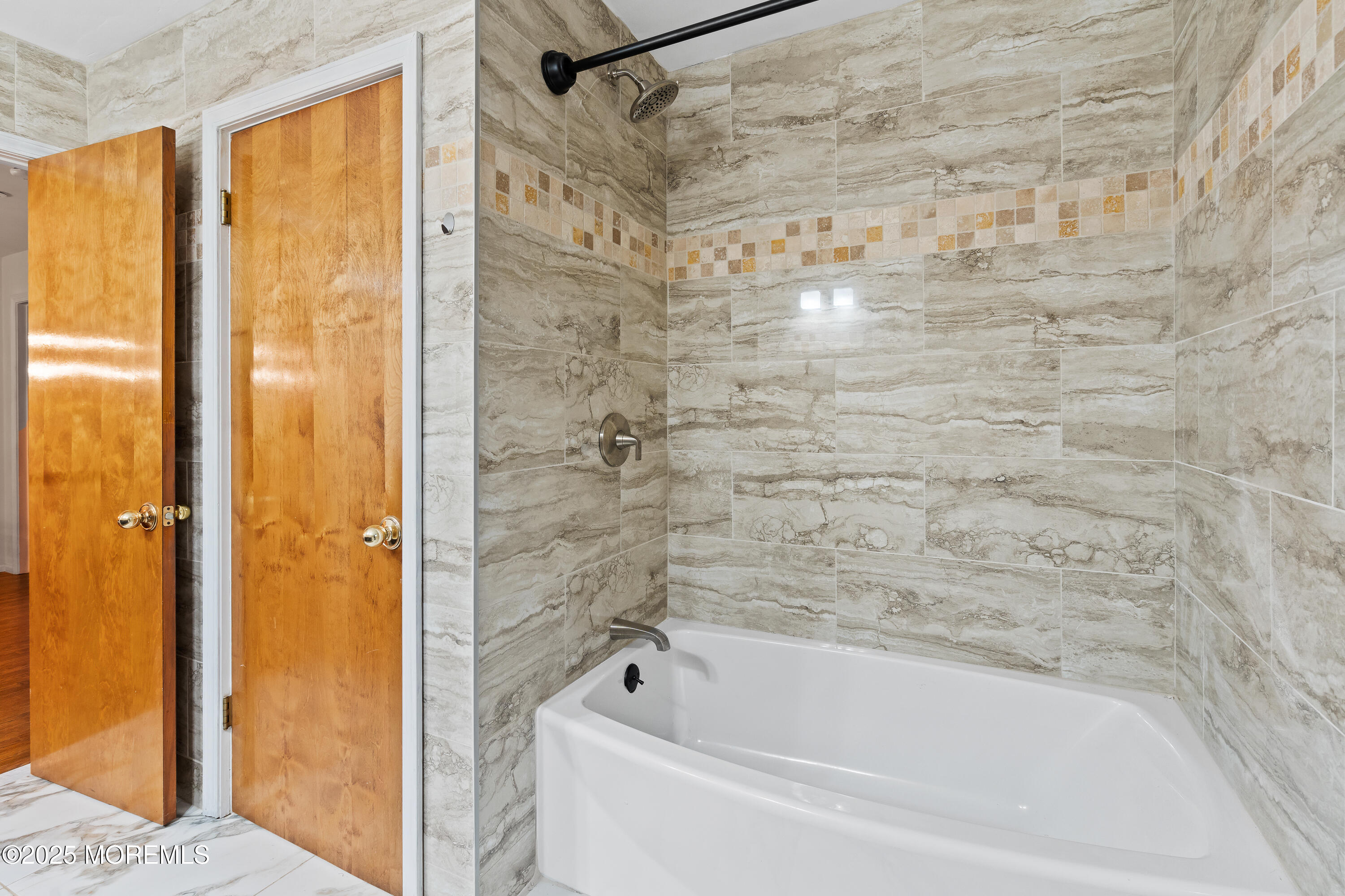 2003 Teakwood Road Toms River, NJ 08753 - Photo 30 of 47 a bathroom with a bathtub