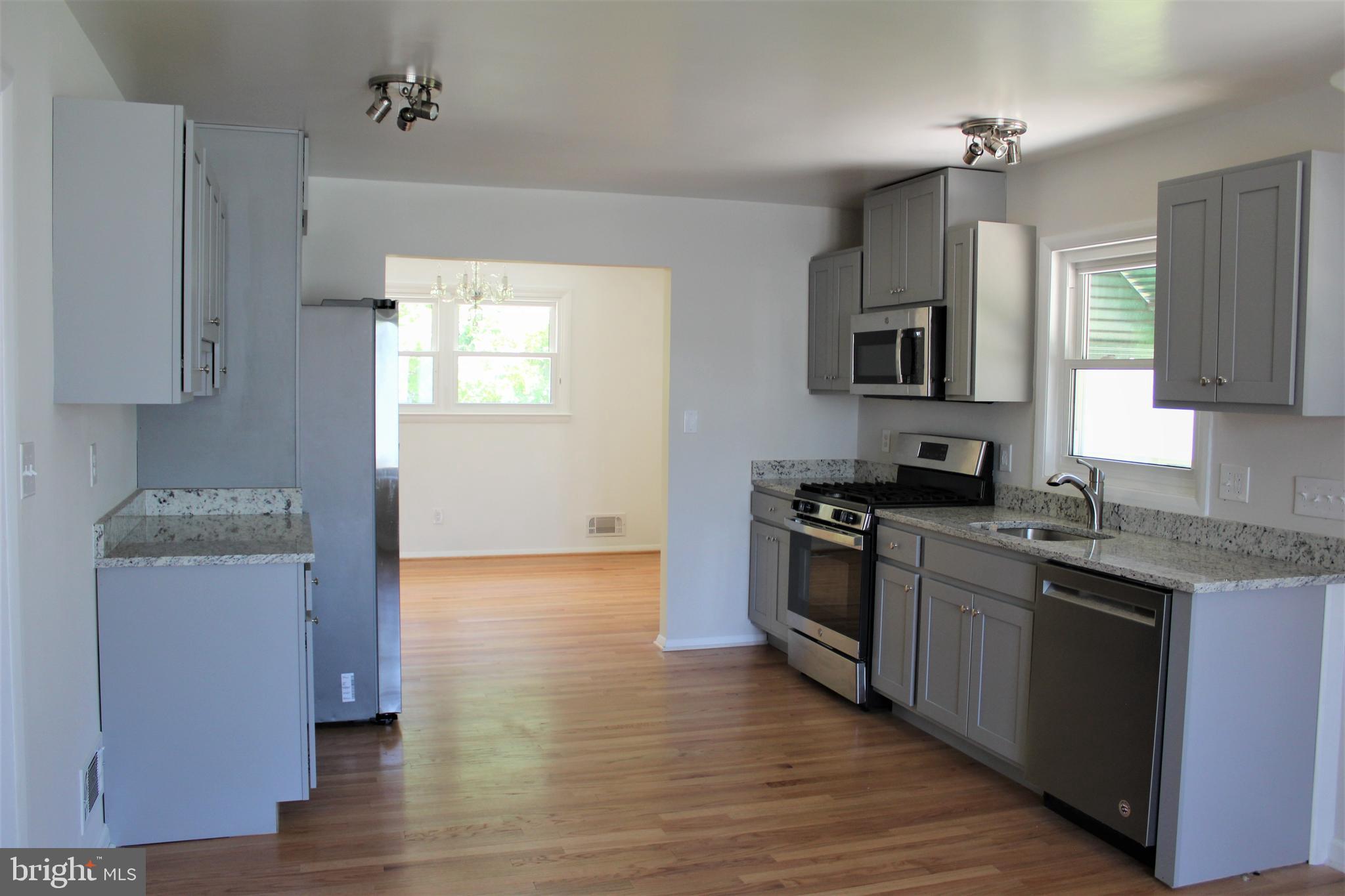 3319 Kenjac Road Baltimore, MD 21244 - Photo 2 of 48